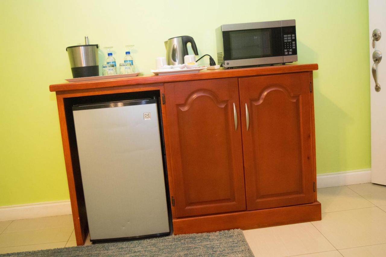 Beverly'S Oasis Suites Scarborough Buitenkant foto