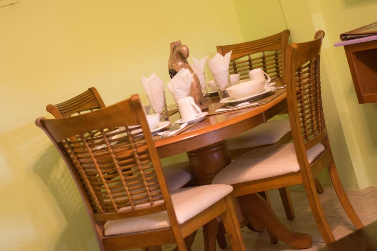 Beverly'S Oasis Suites Scarborough Buitenkant foto