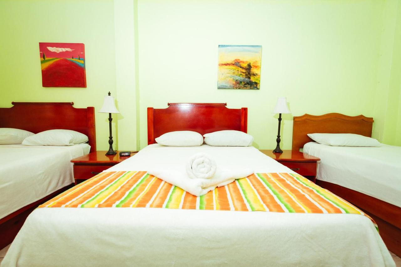 Beverly'S Oasis Suites Scarborough Buitenkant foto